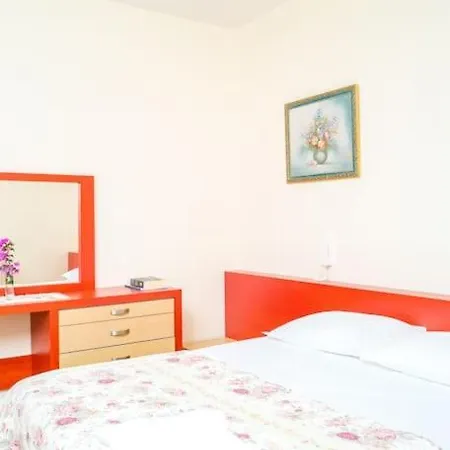 Twin Apartment *