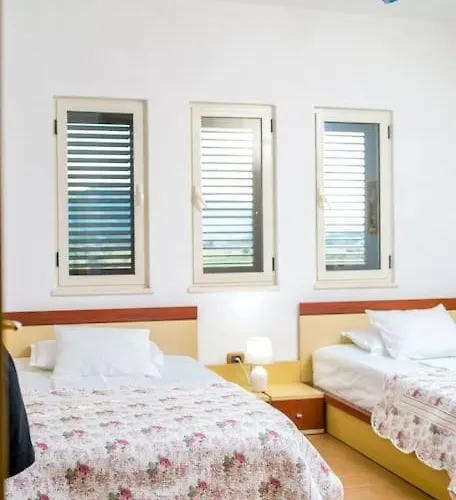 Apartment Twin Tragjas